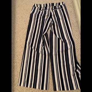 Wide leg front zip pants/ front and back pockets